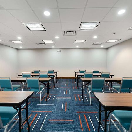 Hampton Inn Милфорд Екстериор снимка