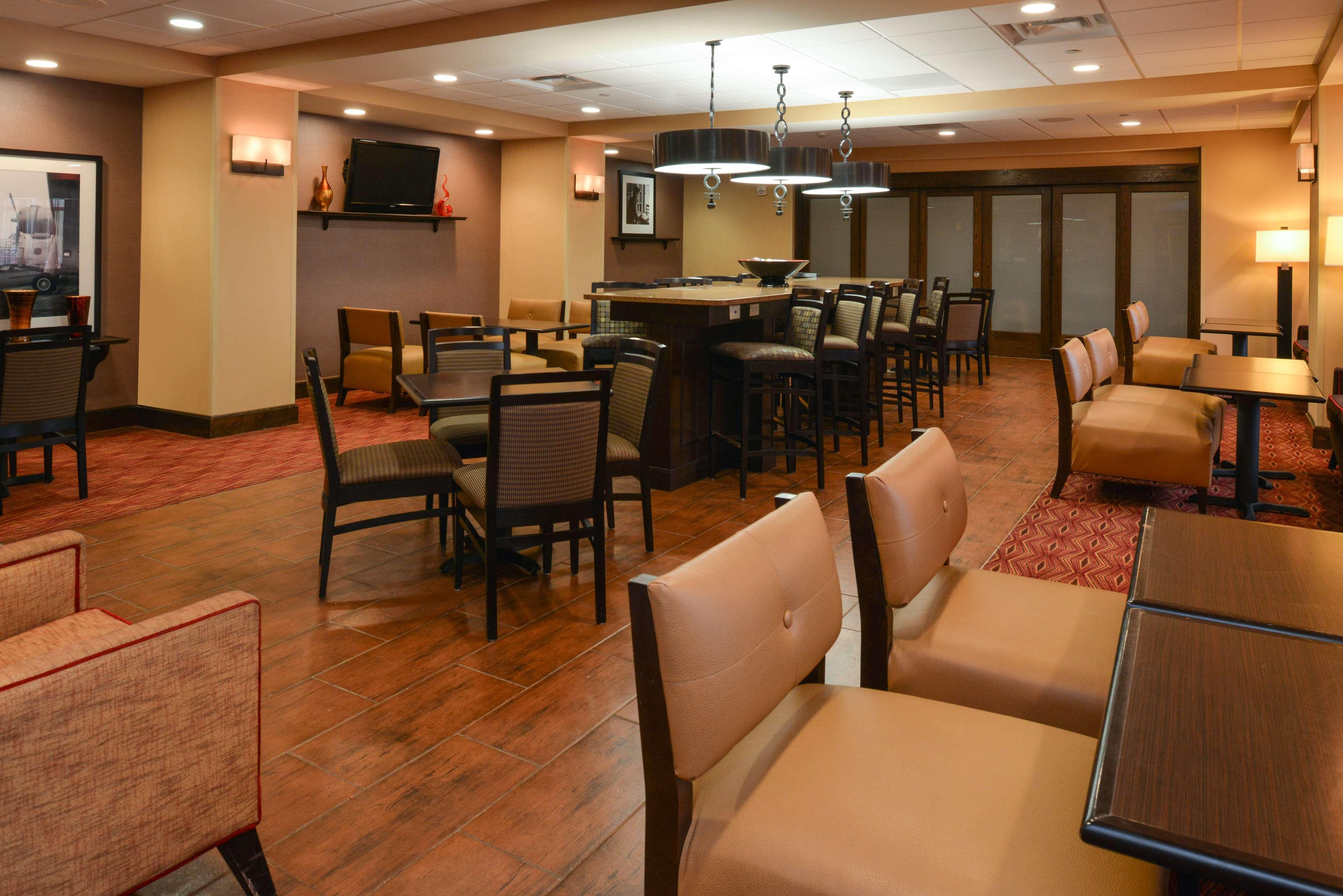 Hampton Inn Милфорд Екстериор снимка
