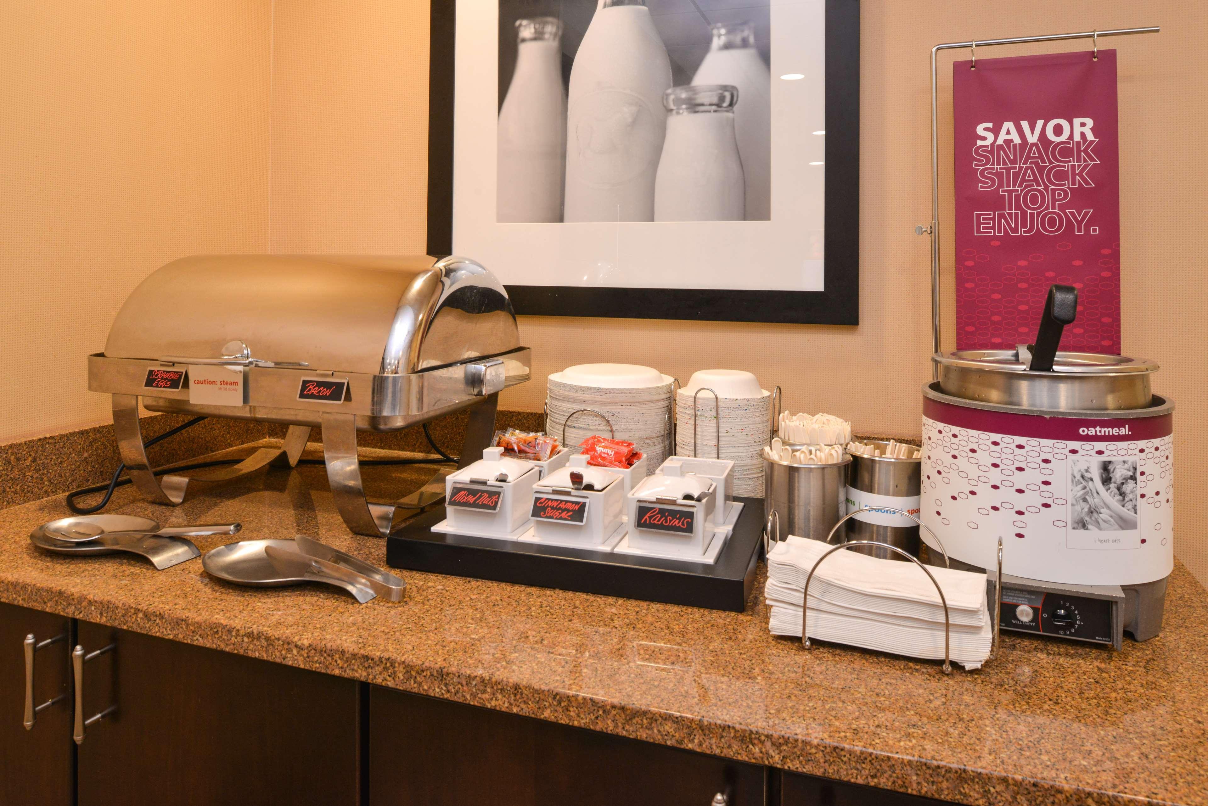Hampton Inn Милфорд Екстериор снимка