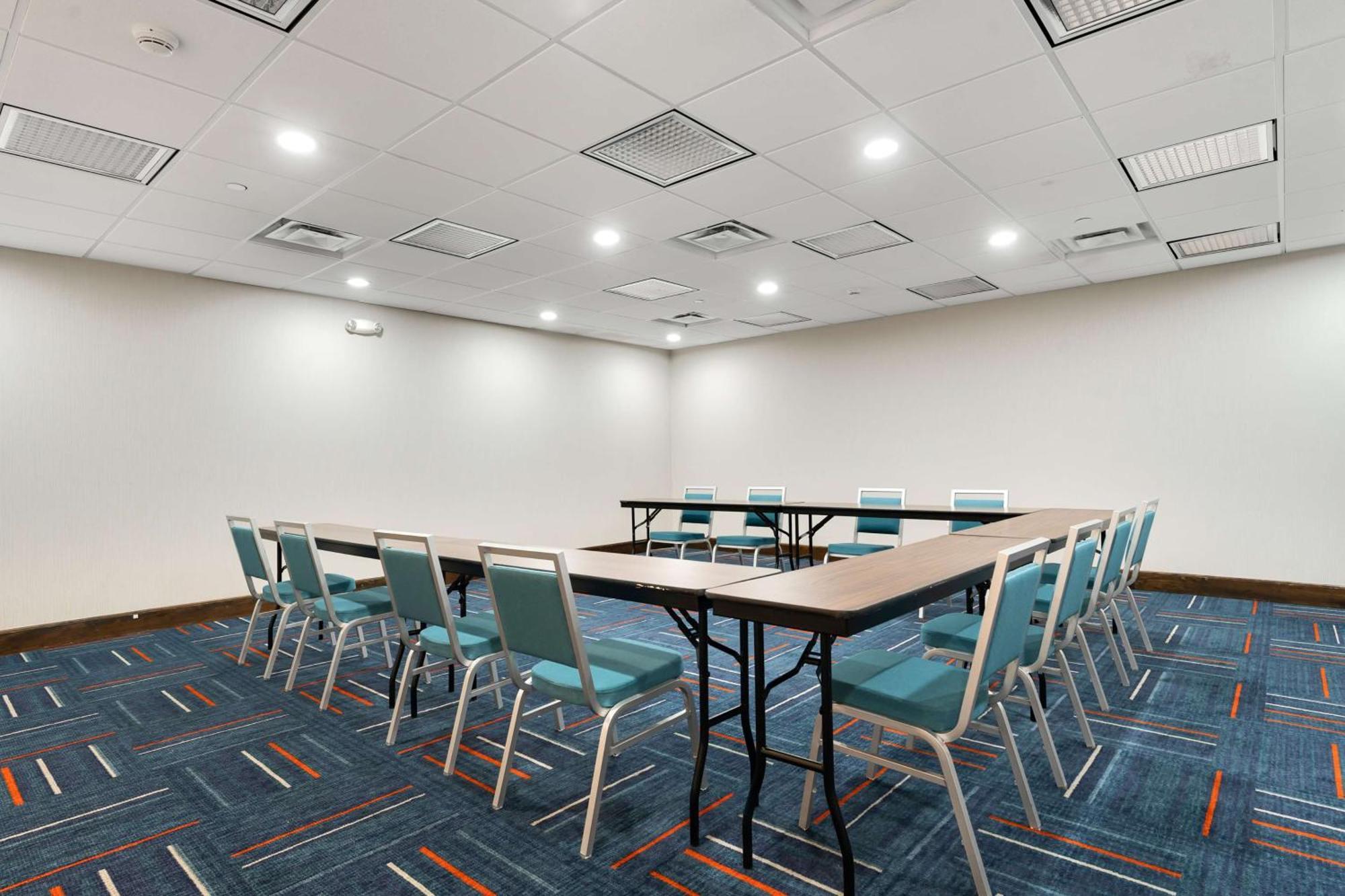 Hampton Inn Милфорд Екстериор снимка