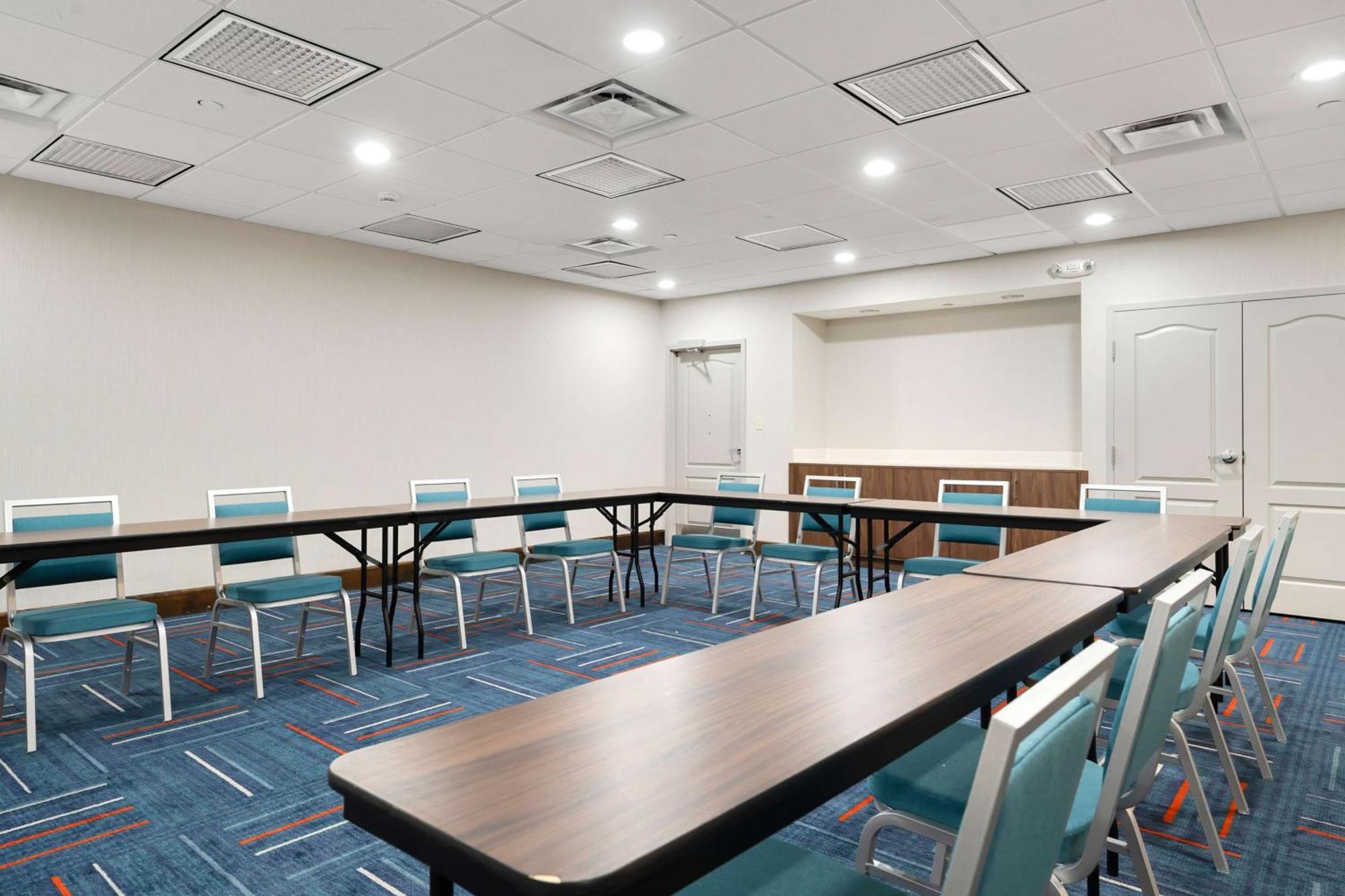 Hampton Inn Милфорд Екстериор снимка