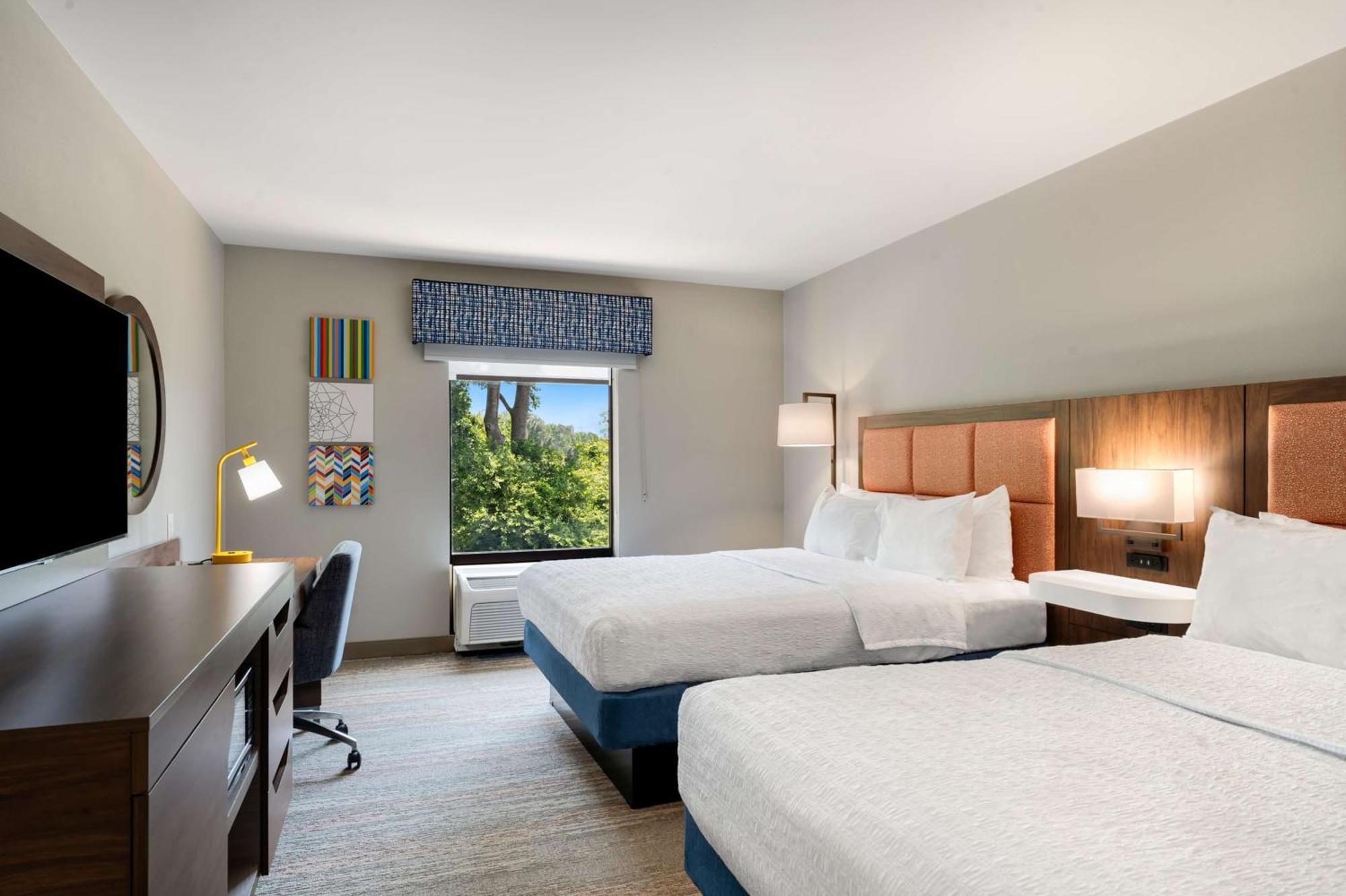 Hampton Inn Милфорд Екстериор снимка
