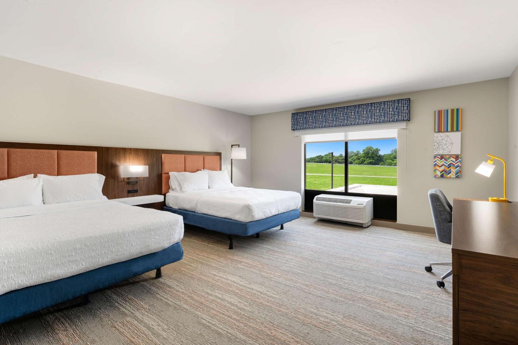 Hampton Inn Милфорд Екстериор снимка