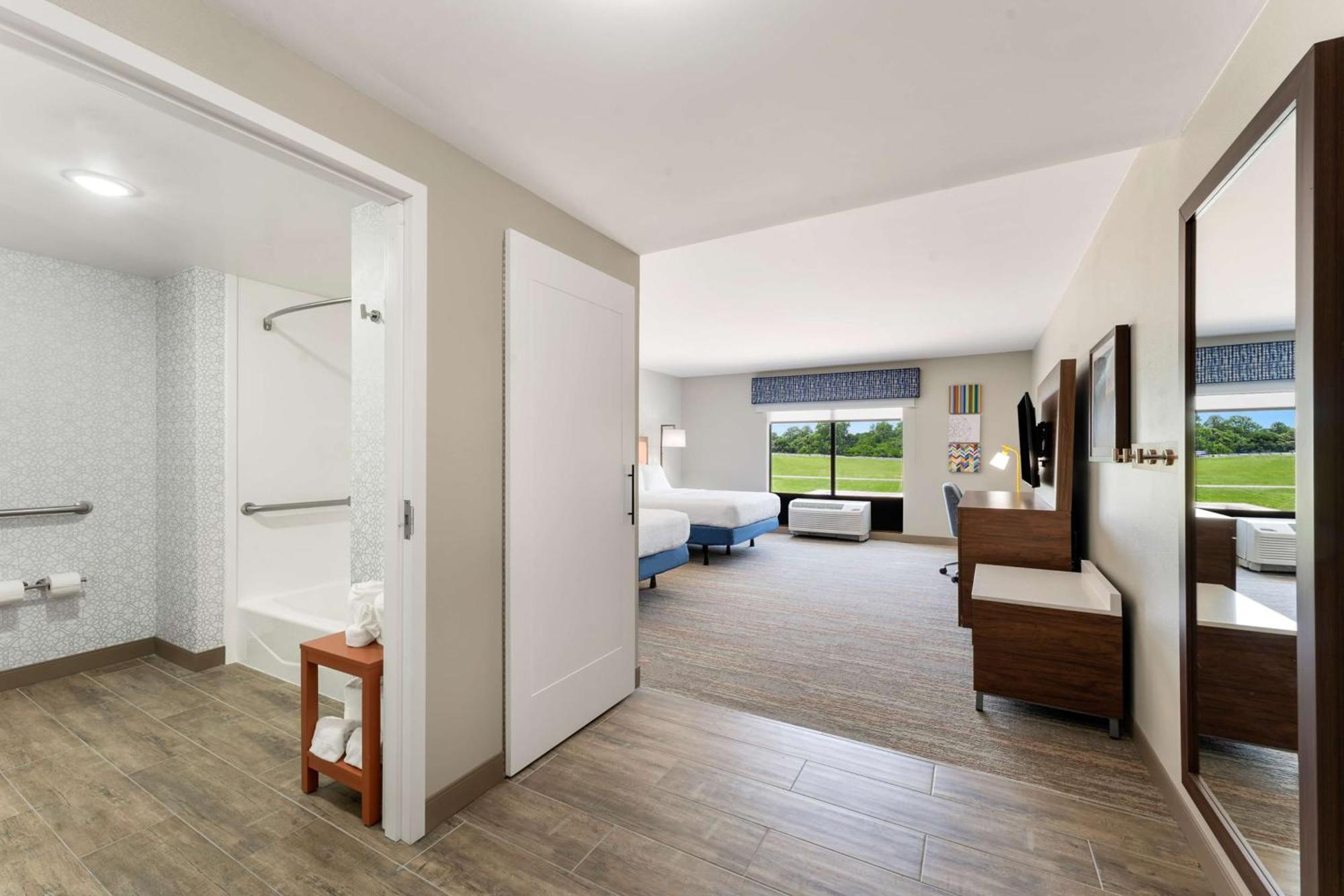 Hampton Inn Милфорд Екстериор снимка