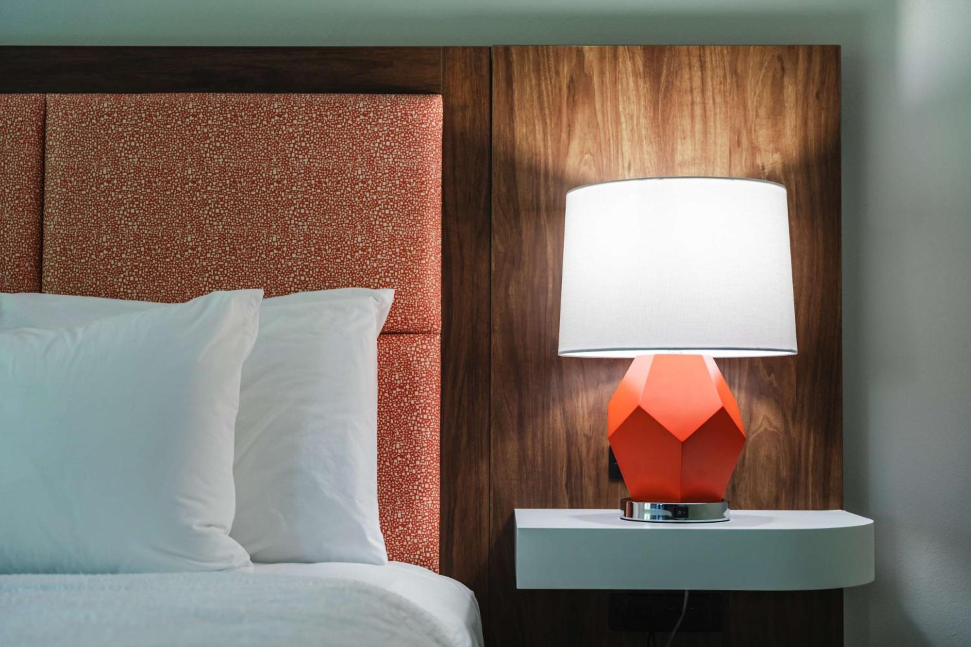 Hampton Inn Милфорд Екстериор снимка