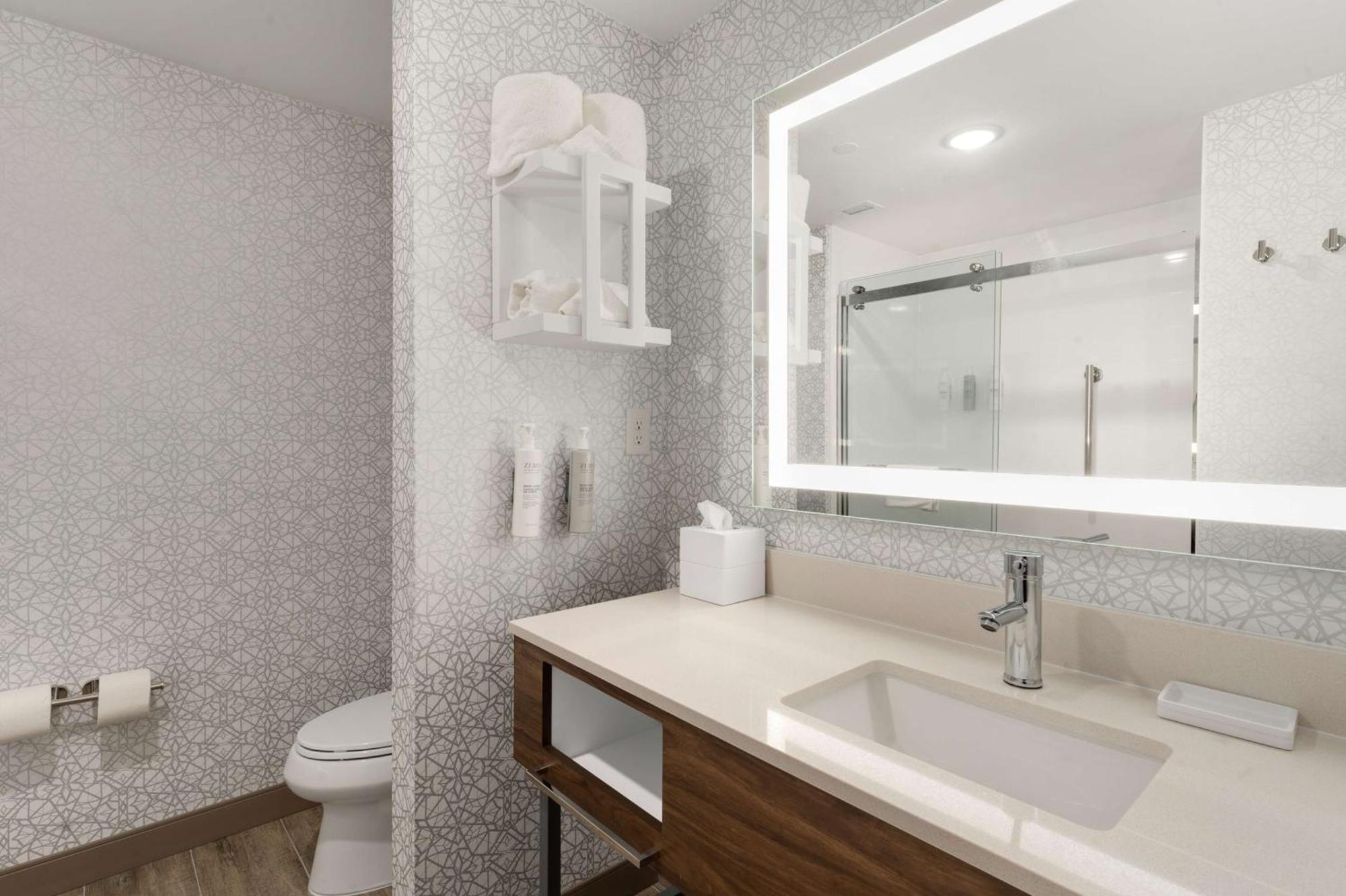 Hampton Inn Милфорд Екстериор снимка