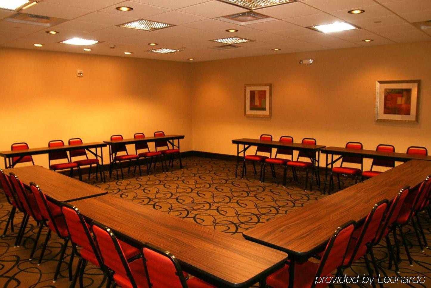 Hampton Inn Милфорд Съоръжения снимка